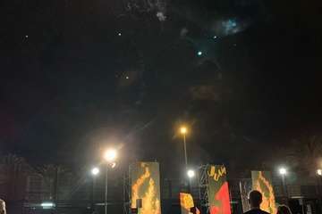 Humor y fuegos artificiales en Telde en la Noche de San Juan/TA.