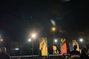 Humor y fuegos artificiales en Telde en la Noche de San Juan/TA.