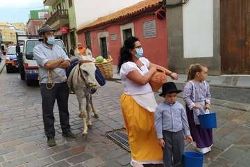 Telde ofrenda al santo patrono de la ciudad con música y productos de la tierra/TA.