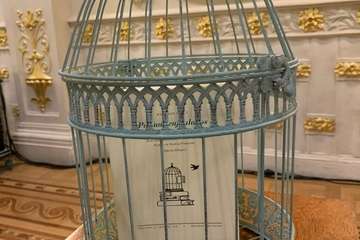 Presentación del libro Poemas Enjaulados en el Gabinete Literario, traducido al español por una vecina de Telde/TA,