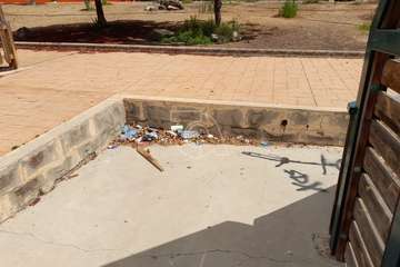 Pintadas y dibujos obscenos en el parque infantil del Contrapeso (Telde)/TA.