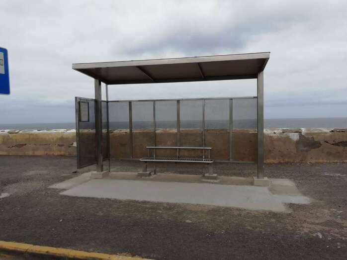 Nueva marquesina instalada en La Garita/TA.