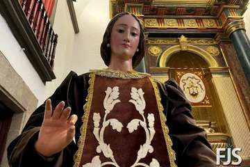 La Virgen del Carmen estrena traje y manto en su festividad en Los Llanos de Telde/Francisco Javier Santana.