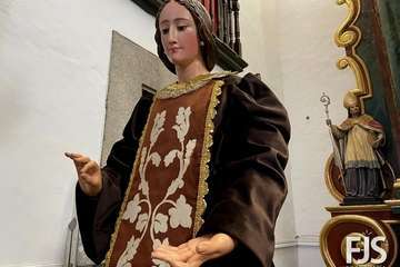 La Virgen del Carmen estrena traje y manto en su festividad en Los Llanos de Telde/Francisco Javier Santana.