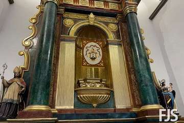 La Virgen del Carmen estrena traje y manto en su festividad en Los Llanos de Telde/Francisco Javier Santana.