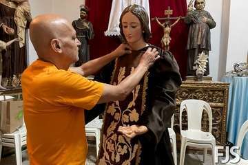 La Virgen del Carmen estrena traje y manto en su festividad en Los Llanos de Telde/Francisco Javier Santana.