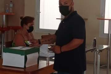 El exedil Julián González arrasa en las elecciones vecinales de Marpequeña/TA.