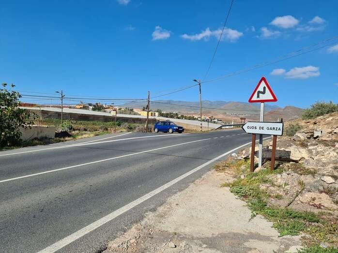 Entrada al sector de Ojos de Garza desde la carretera general de El Goro/TA.