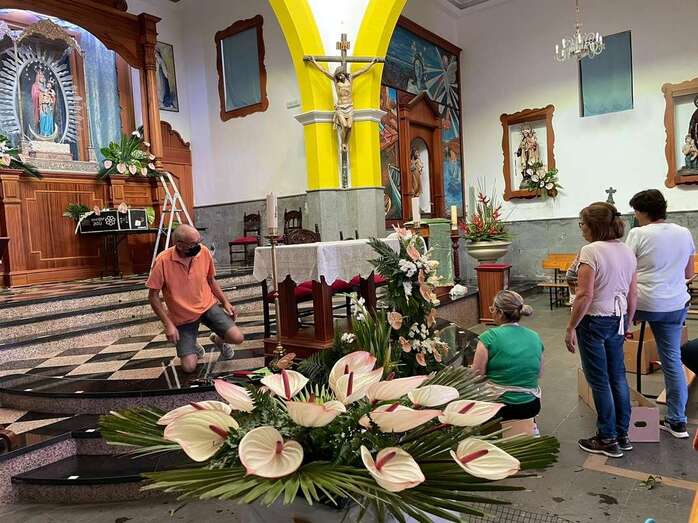 Los trabajos de embellecimiento general del templo comenzaron muy pronto este miércoles/TA.