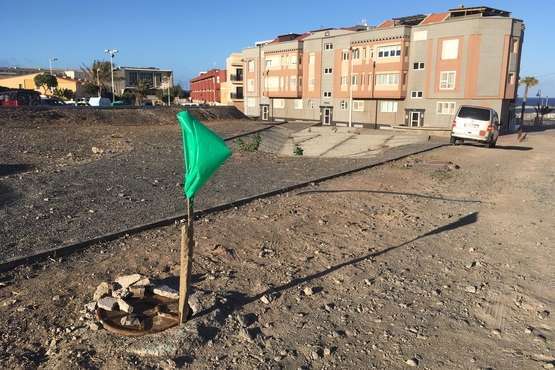 Arquetas del alcantarillado, un foco de peligro en Taliarte/TA.
