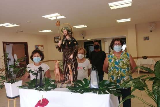  El Roque Azucarero expone al público la pequeña talla de su patrono/TA.