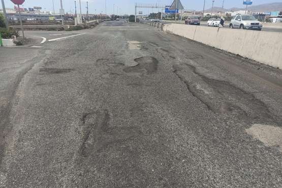  El tormento de los baches en el acceso a la GC-1 desde La Estrella (Telde)/TA.