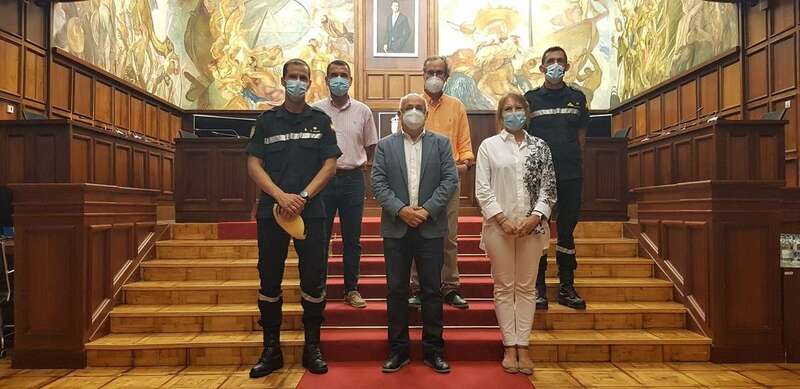 El comandante y sus hombres han realizado tareas esenciales en la lucha contra los incendios y durante la pandemia / TA