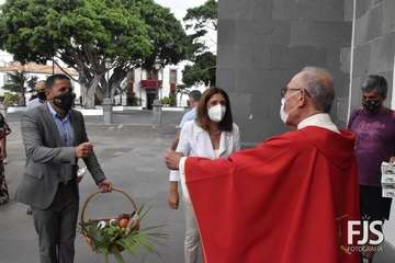 Ofrenda de la Corporación municipal al Cristo de Telde/TA y Francisco Javier Santana.