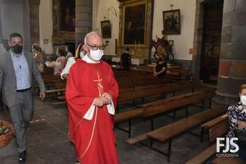 Ofrenda de la Corporación municipal al Cristo de Telde/TA y Francisco Javier Santana.