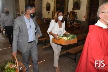 Ofrenda de la Corporación municipal al Cristo de Telde/TA y Francisco Javier Santana.