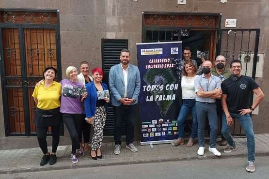 Presentación del calendario solidario por La Palma/TA.