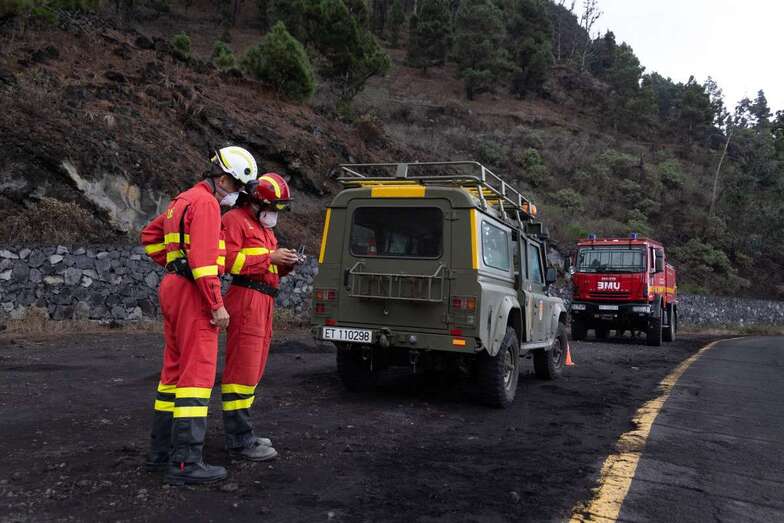 Militares de la UME participando en el operativo de emergencias en La Palma / TA