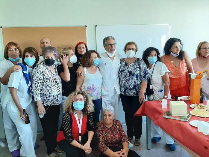 La plantilla del CAE de Telde despidió el pasado 29 de octubre a Máximo Guerra / TA