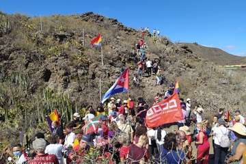  Unas 150 personas rinden homenaje en la Sima de Jinámar a las víctimas del franquismo/TA.