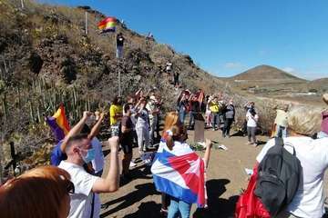  Unas 150 personas rinden homenaje en la Sima de Jinámar a las víctimas del franquismo/TA.