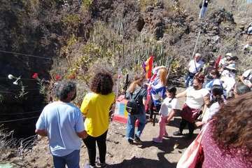  Unas 150 personas rinden homenaje en la Sima de Jinámar a las víctimas del franquismo/TA.