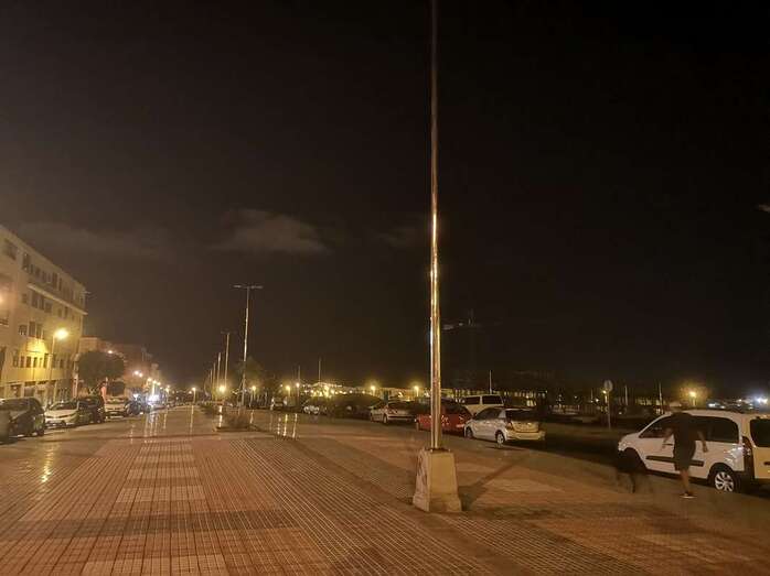 Los vecinos denuncian la sensación de inseguridad que provoca la falta de iluminación / TA