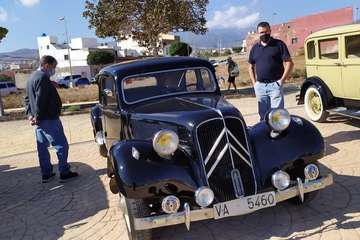 Telde exhibe al aire libre sus coches más antiguos y clásicos/Miguel Florido.