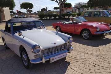 Telde exhibe al aire libre sus coches más antiguos y clásicos/Miguel Florido.