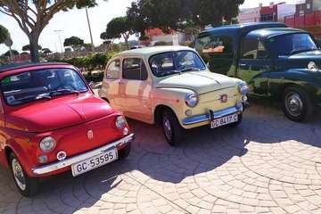 Telde exhibe al aire libre sus coches más antiguos y clásicos/Miguel Florido.