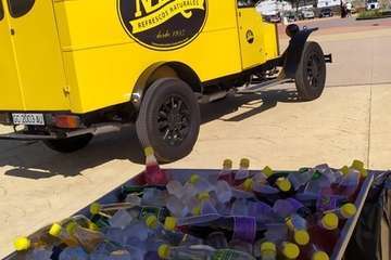 Telde exhibe al aire libre sus coches más antiguos y clásicos/Miguel Florido.