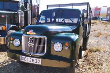 Telde exhibe al aire libre sus coches más antiguos y clásicos/Miguel Florido.