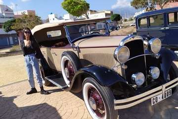 Telde exhibe al aire libre sus coches más antiguos y clásicos/Miguel Florido.