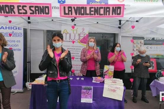 Ocho colectivos muestran en Telde sus trabajos en favor de la mujer/Francisco Javier Santana.