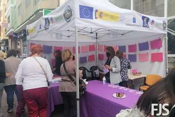 Ocho colectivos muestran en Telde sus trabajos en favor de la mujer/Francisco Javier Santana.