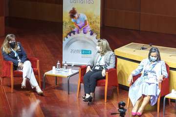 CIME y ASEME Canarias reconocen el esfuerzo de las mujeres empresarias de las Islas con la entrega de sus galardones/Acfi Press.