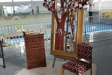 El pabellón deportivo de Jinámar preparado para el festival folclórico de esta noche/TA.