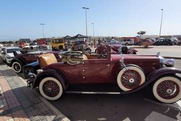Recogida solidaria de juguetes en la rambla Pedro Lezcano de Los Llanos de Telde/Francisco Javier Santana y Jesús Ruiz Mesa.