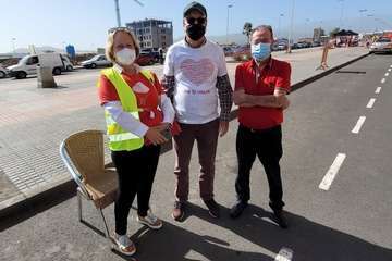 Recogida solidaria de juguetes en la rambla Pedro Lezcano de Los Llanos de Telde/Francisco Javier Santana y Jesús Ruiz Mesa.