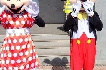 Recogida solidaria de juguetes en la rambla Pedro Lezcano de Los Llanos de Telde/Francisco Javier Santana y Jesús Ruiz Mesa.