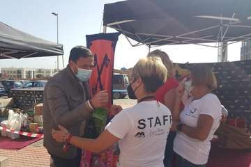 Recogida solidaria de juguetes en la rambla Pedro Lezcano de Los Llanos de Telde/Francisco Javier Santana y Jesús Ruiz Mesa.