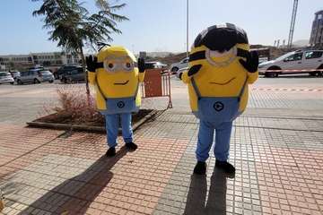 Recogida solidaria de juguetes en la rambla Pedro Lezcano de Los Llanos de Telde/Francisco Javier Santana y Jesús Ruiz Mesa.