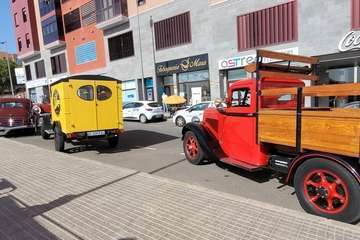 Recogida solidaria de juguetes en la rambla Pedro Lezcano de Los Llanos de Telde/Francisco Javier Santana y Jesús Ruiz Mesa.