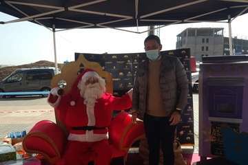 Recogida solidaria de juguetes en la rambla Pedro Lezcano de Los Llanos de Telde/Francisco Javier Santana y Jesús Ruiz Mesa.