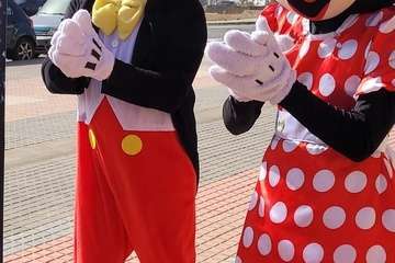 Recogida solidaria de juguetes en la rambla Pedro Lezcano de Los Llanos de Telde/Francisco Javier Santana y Jesús Ruiz Mesa.