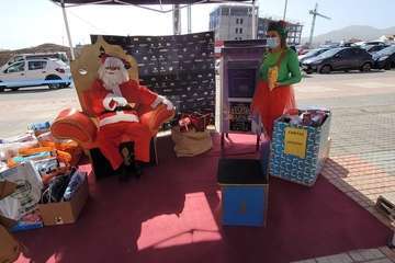 Recogida solidaria de juguetes en la rambla Pedro Lezcano de Los Llanos de Telde/Francisco Javier Santana y Jesús Ruiz Mesa.