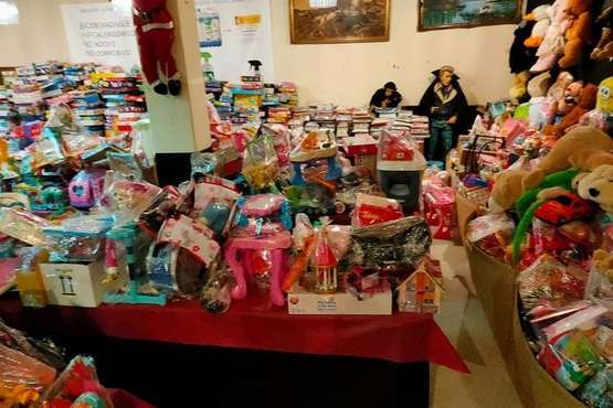 Un teldense coordina una campaña de juguetes desde Galicia para los niños palmeros en Navidad/TA.