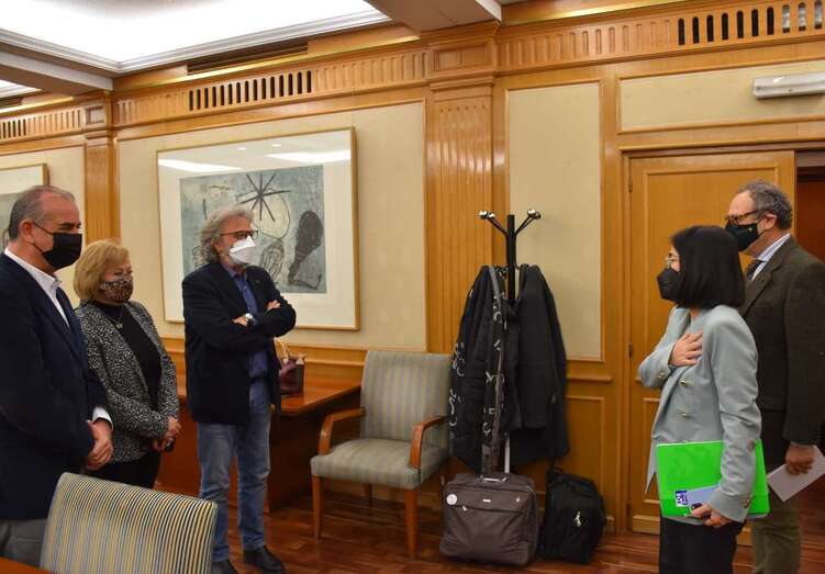 Imagen del encuentro en el Ministerio de Sanidad / TA