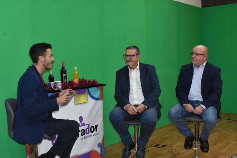 El exconcejal Gregorio Viera y el abogado Carlos La Chica, dos de los invitados del programa de este jueves, con Ezequiel Antonio López, presentador/TA.