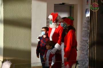 Papá Noel irrumpe en el Teatro de Telde/Francisco Javier Santana.
